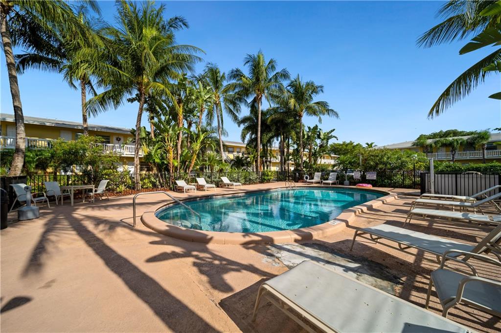 AZUL AT KIMBERLY LAKE - Residential