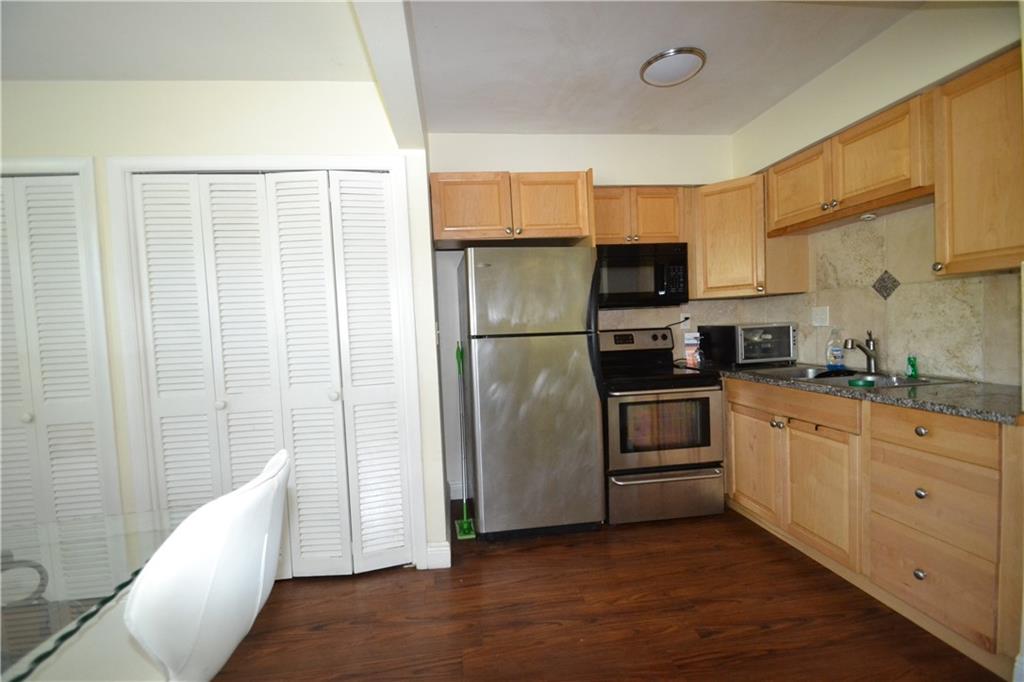 AZUL AT KIMBERLY LAKE - Residential
