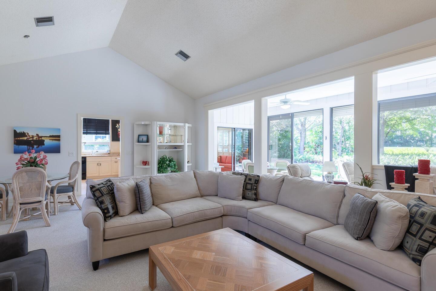 Palm City, Florida 34990, United States, 3 Bedrooms Bedrooms, ,2 BathroomsBathrooms,Residential,Active,209507