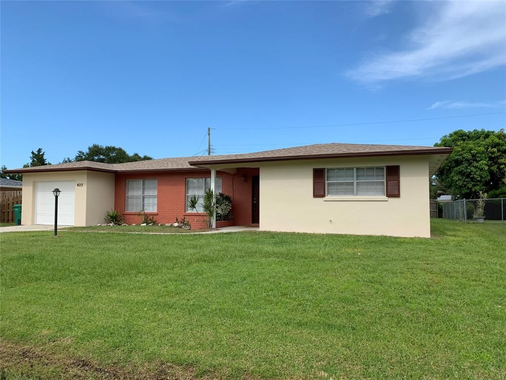 Photo of 423 Willows Ave, Port St Lucie, FL 34952 (MLS # F10392098)