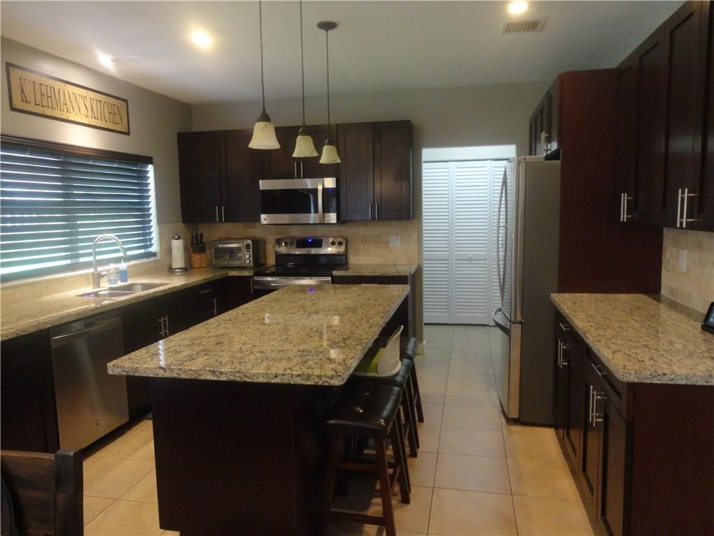 Coopers Grove 144-31 B - Residential