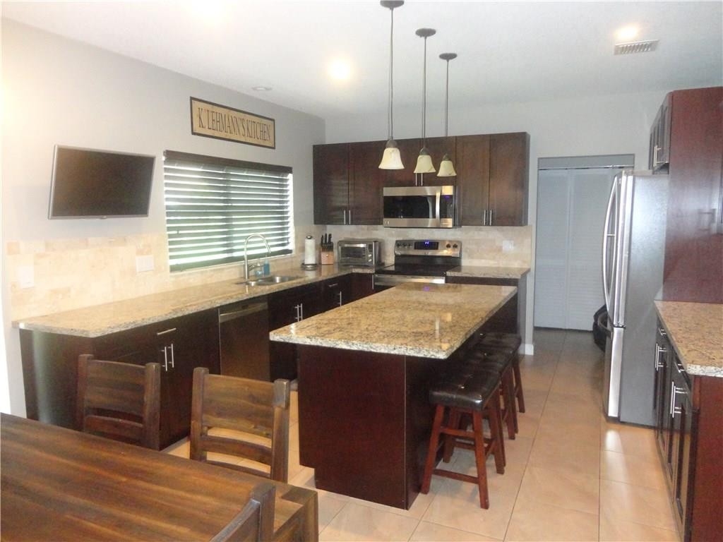 Coopers Grove 144-31 B - Residential