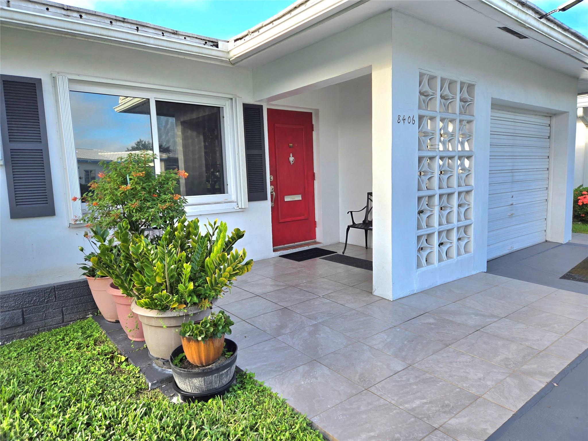 8406 NW 57th Ct