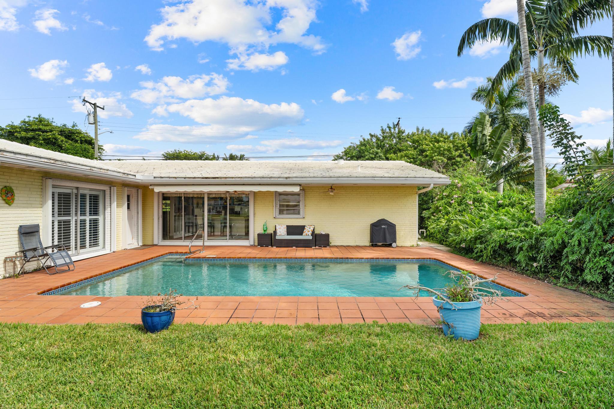 LAKE CLARKE WATERWAY ESTA - Residential