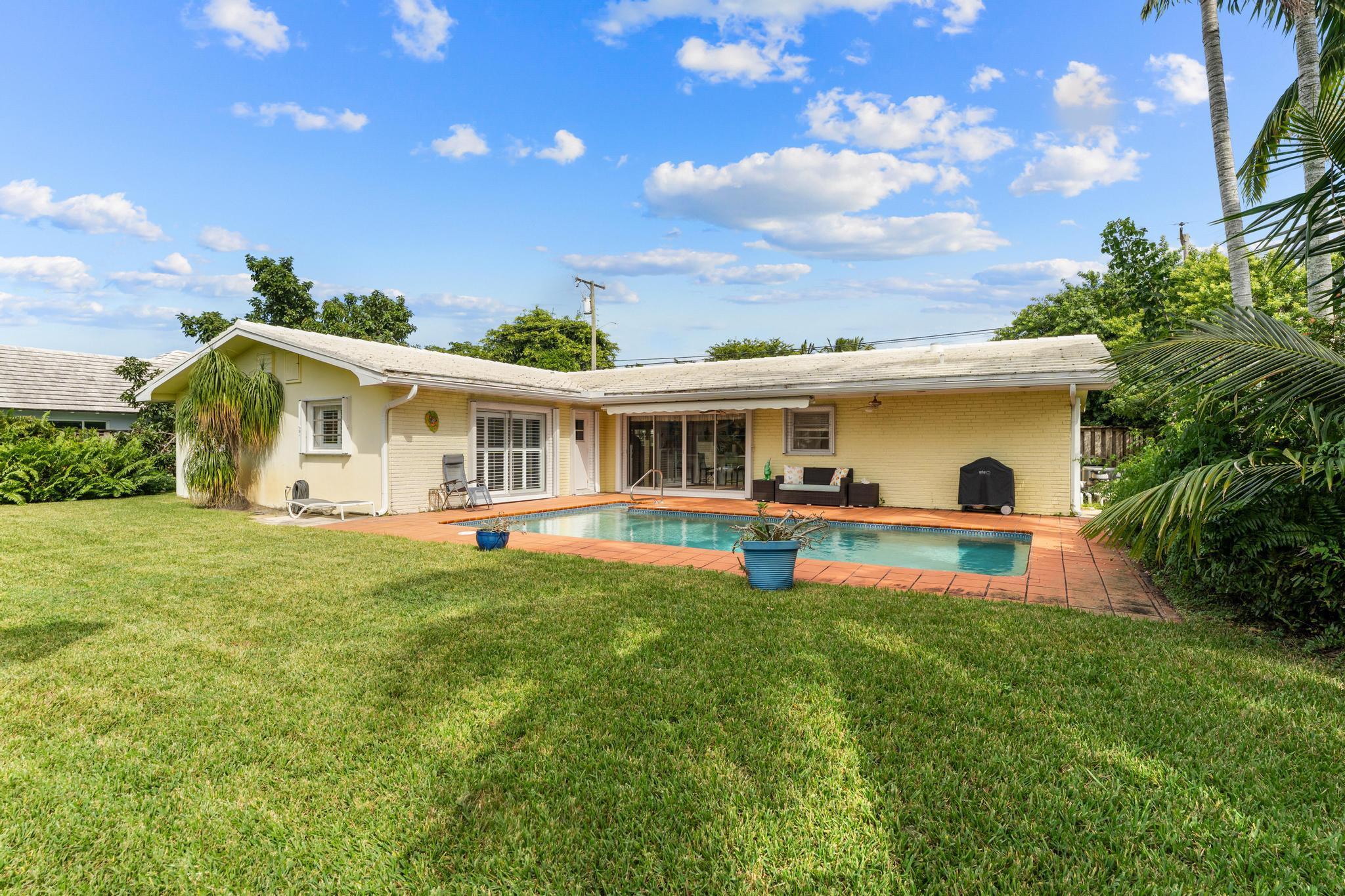 LAKE CLARKE WATERWAY ESTA - Residential