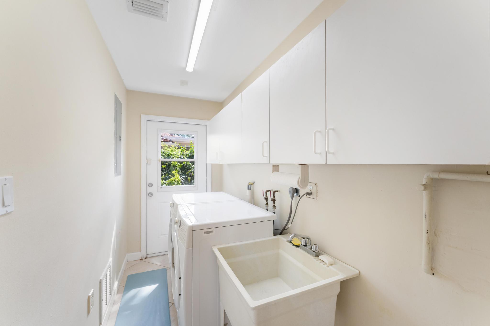 LAKE CLARKE WATERWAY ESTA - Residential