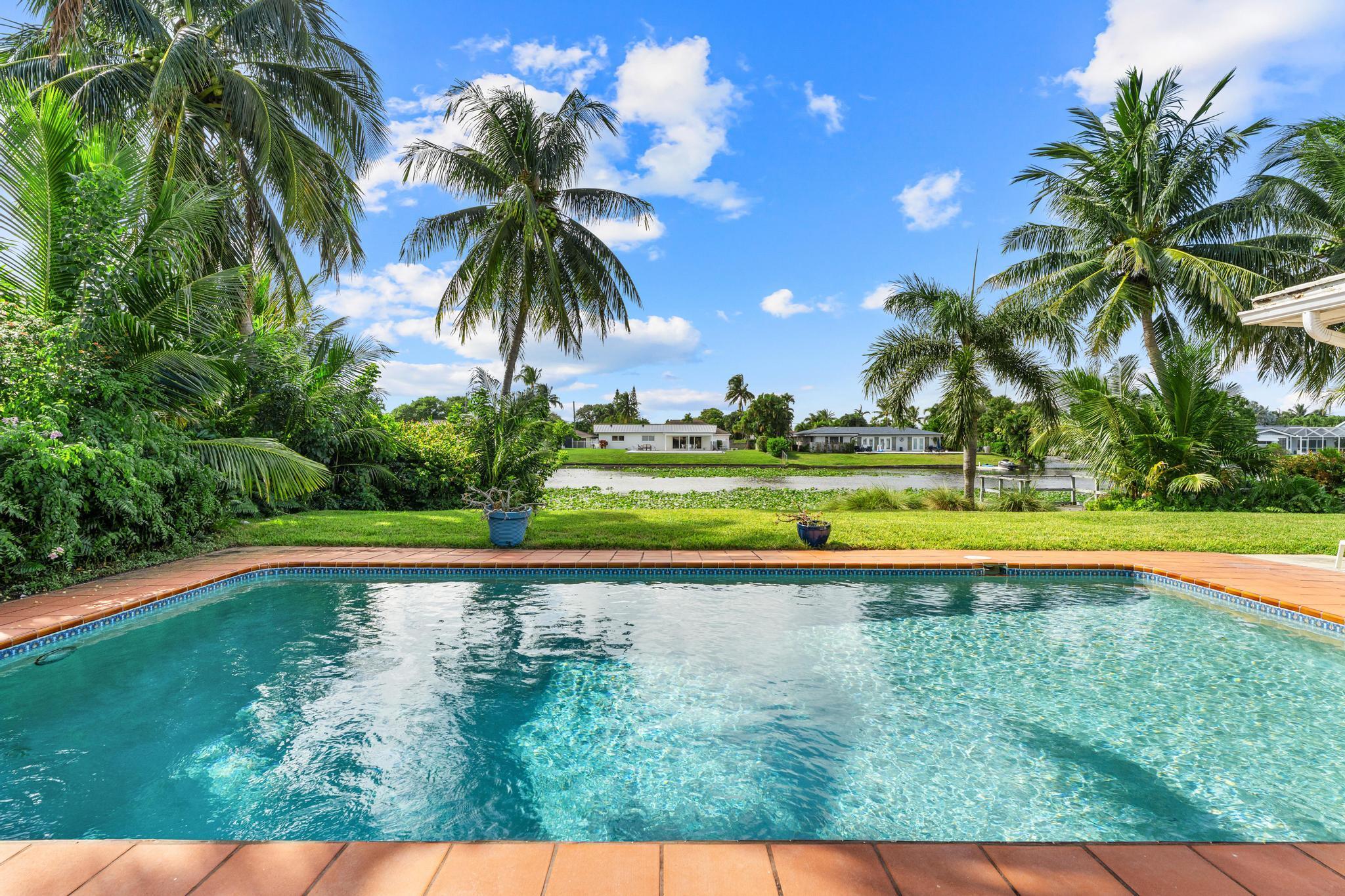 LAKE CLARKE WATERWAY ESTA - Residential