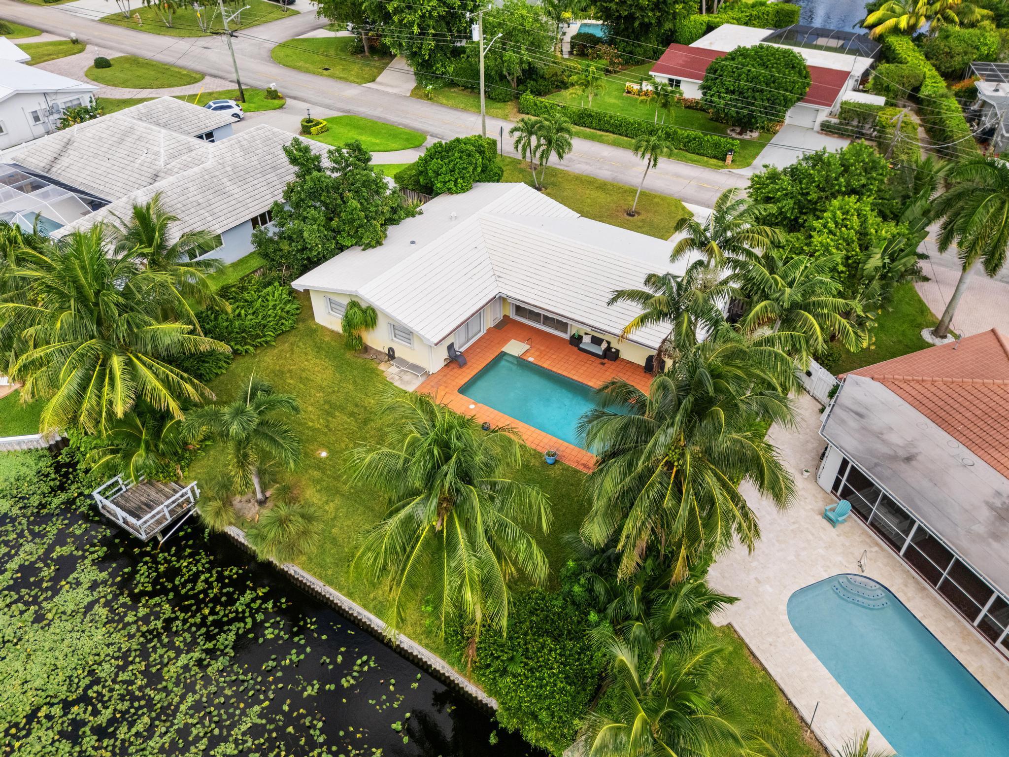 LAKE CLARKE WATERWAY ESTA - Residential