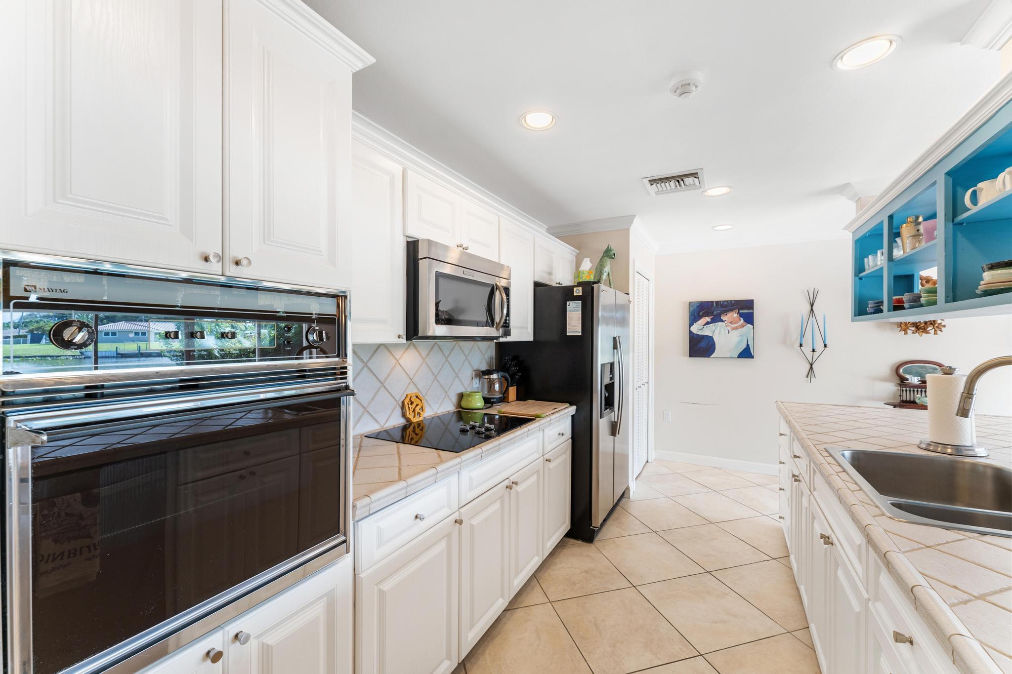 LAKE CLARKE WATERWAY ESTA - Residential