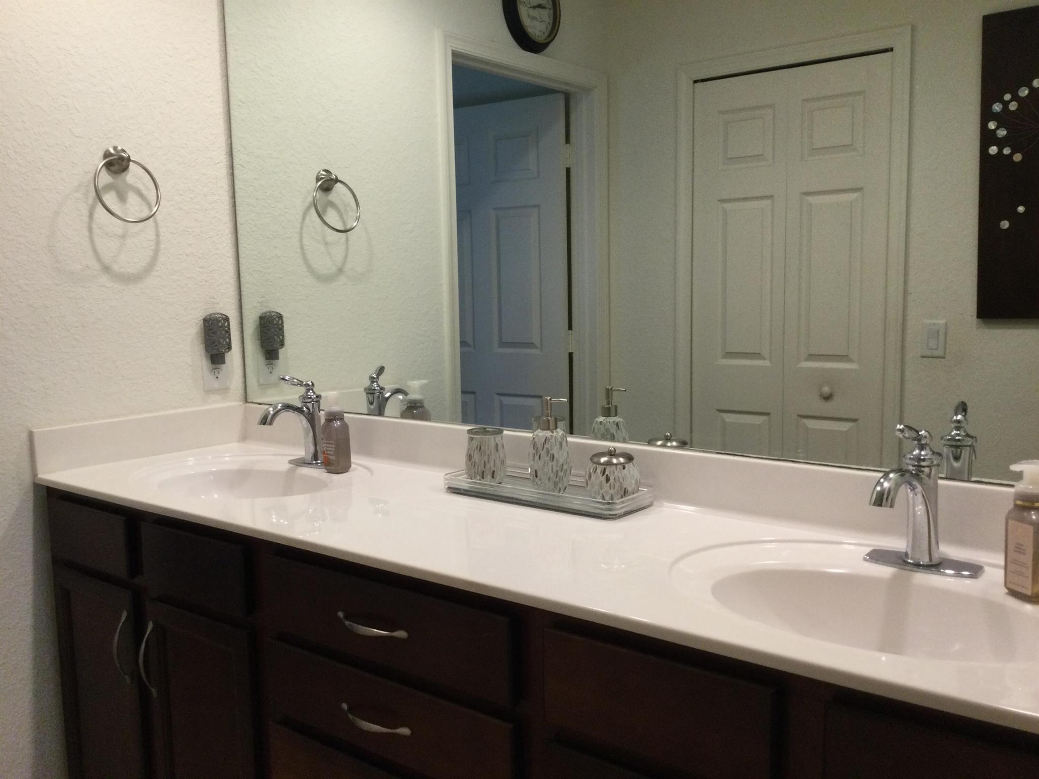 Spanish Lakes One Leaseho - Residential