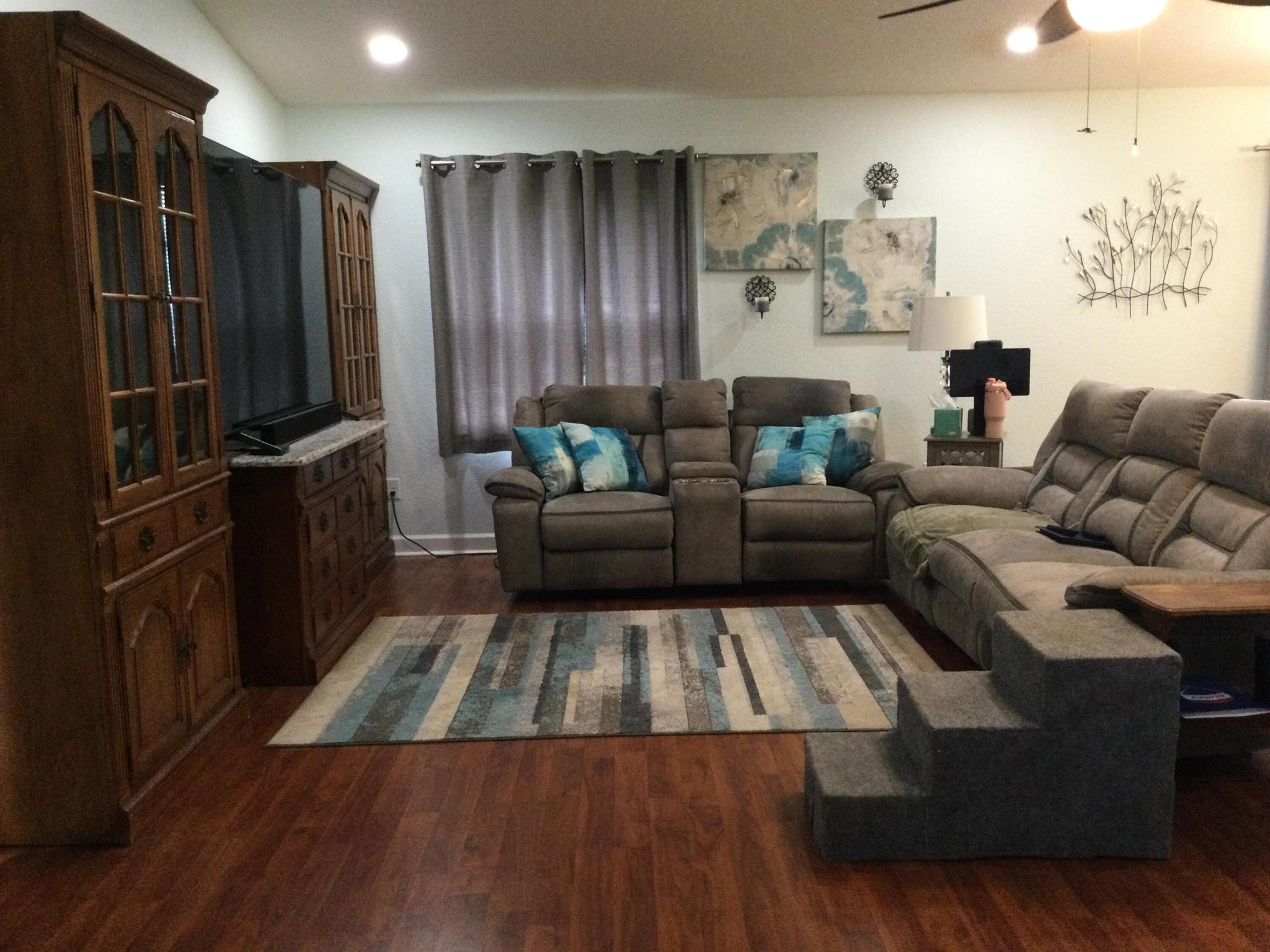 Spanish Lakes One Leaseho - Residential