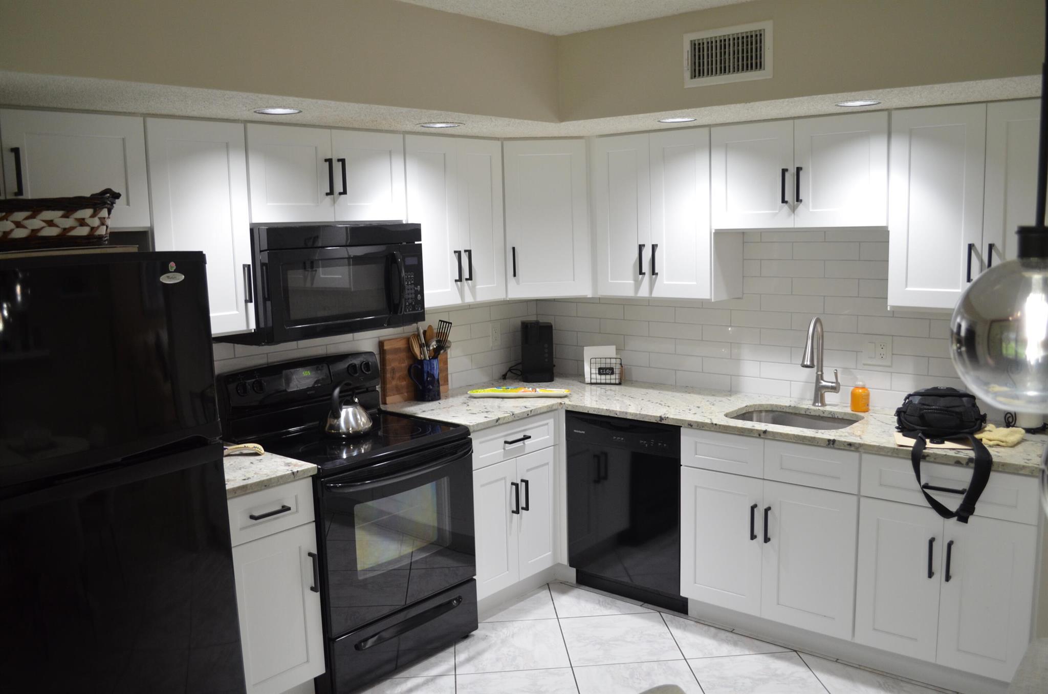 EVERGREEN CONDO - Residential