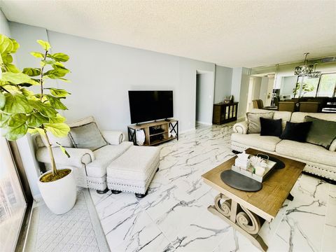 2500 Parkview Dr 619 Hallandale Beach FL 33009