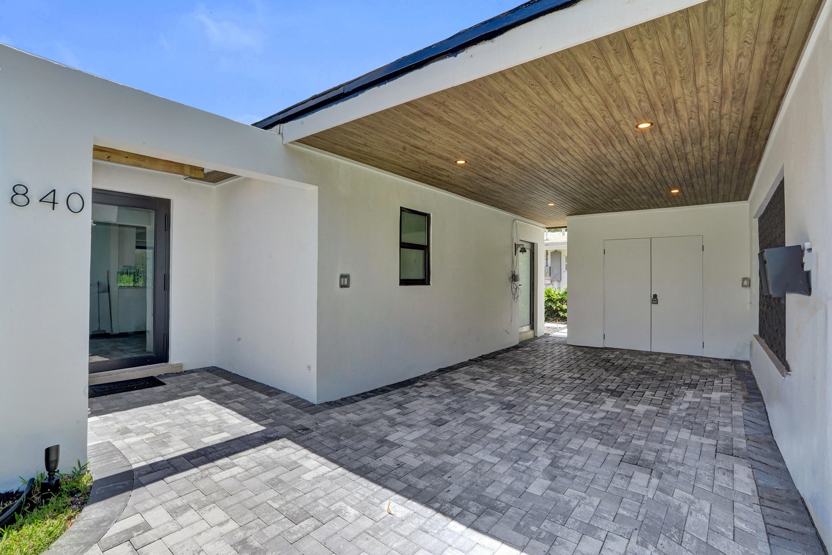 840 SW 3RD Street