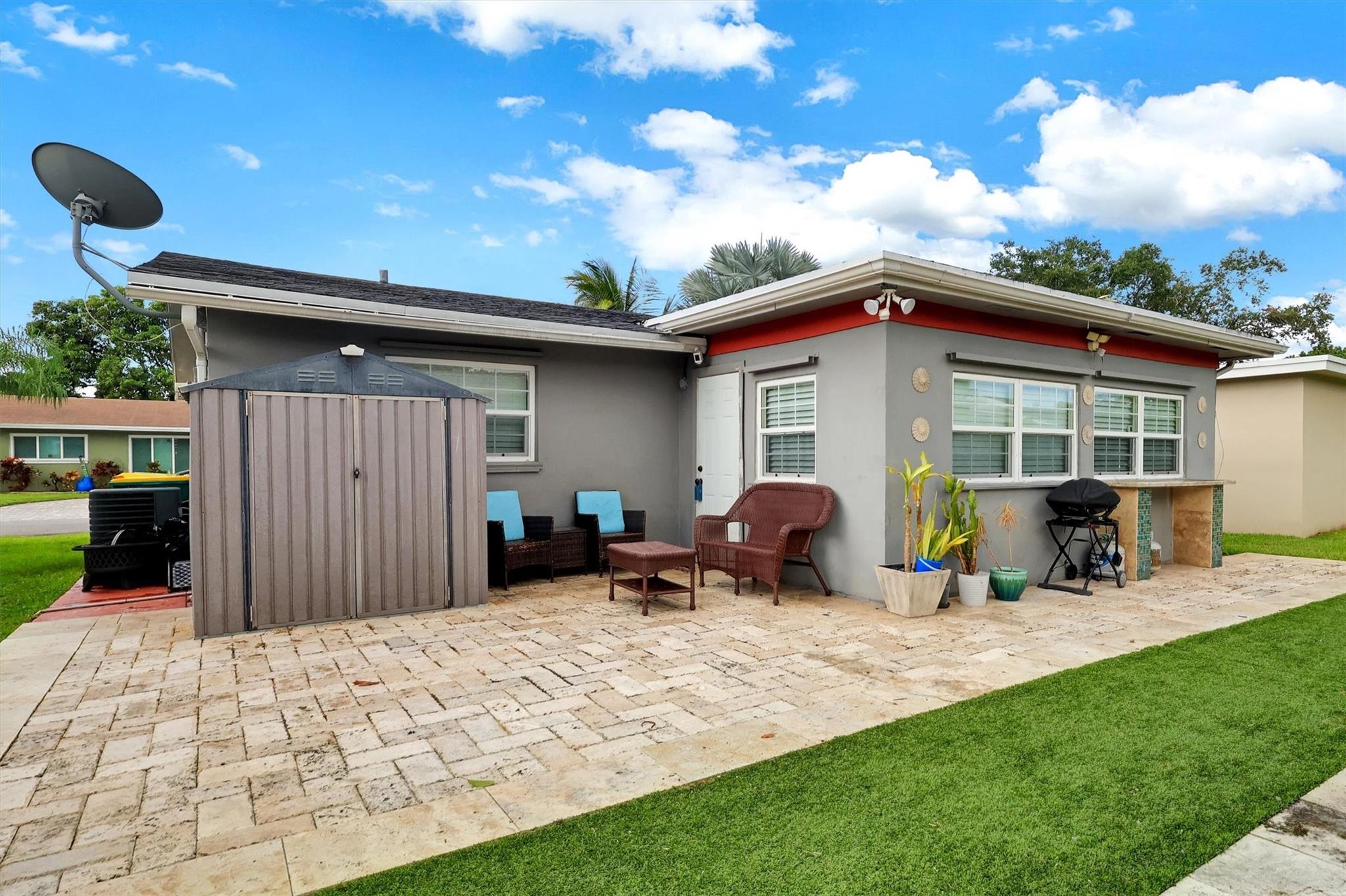 7311 NW 57TH COURT, Tamarac, FL, 33321/$340,000 4 7311 NW 57TH COURT