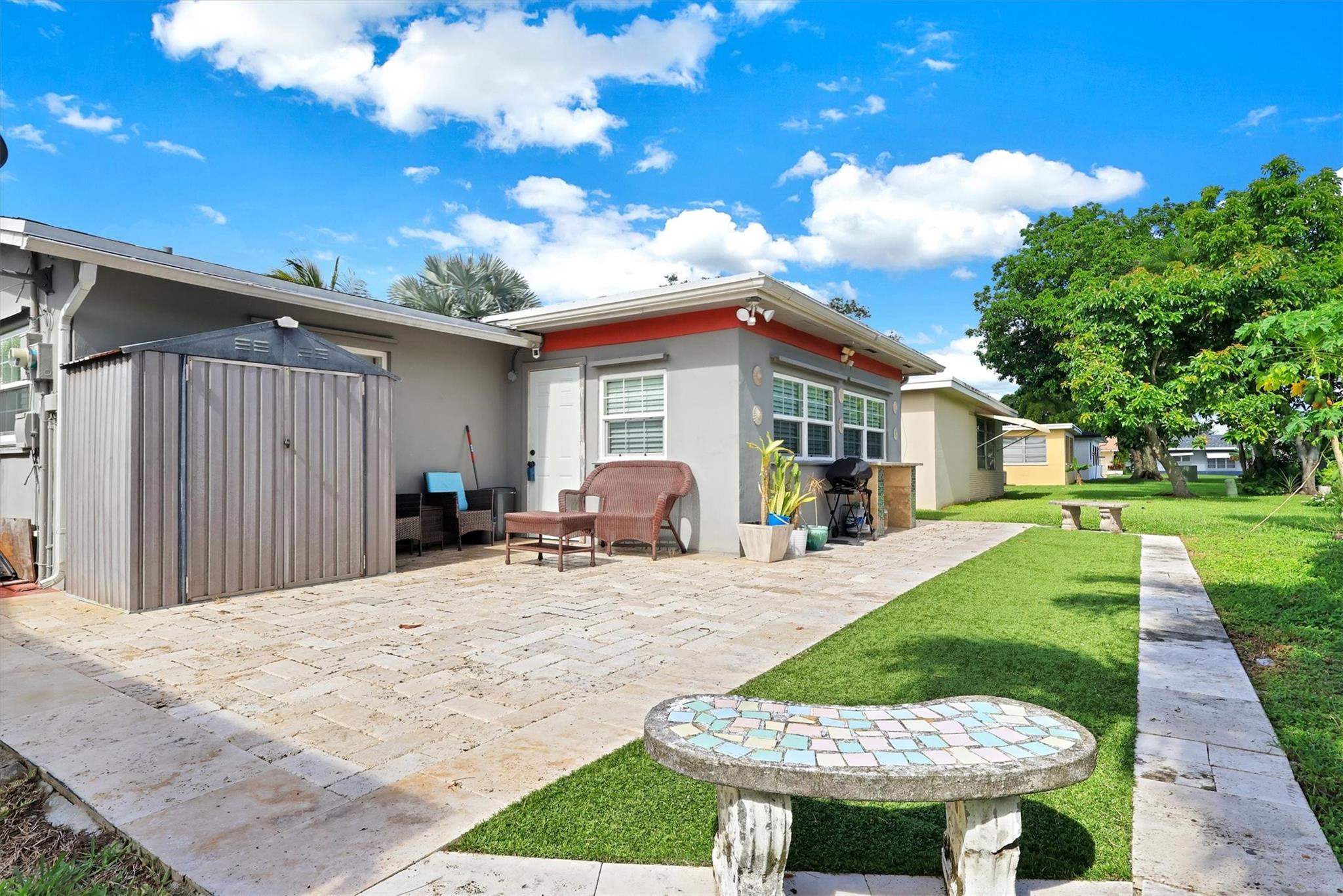 7311 NW 57TH COURT, Tamarac, FL, 33321/$340,000 3 7311 NW 57TH COURT