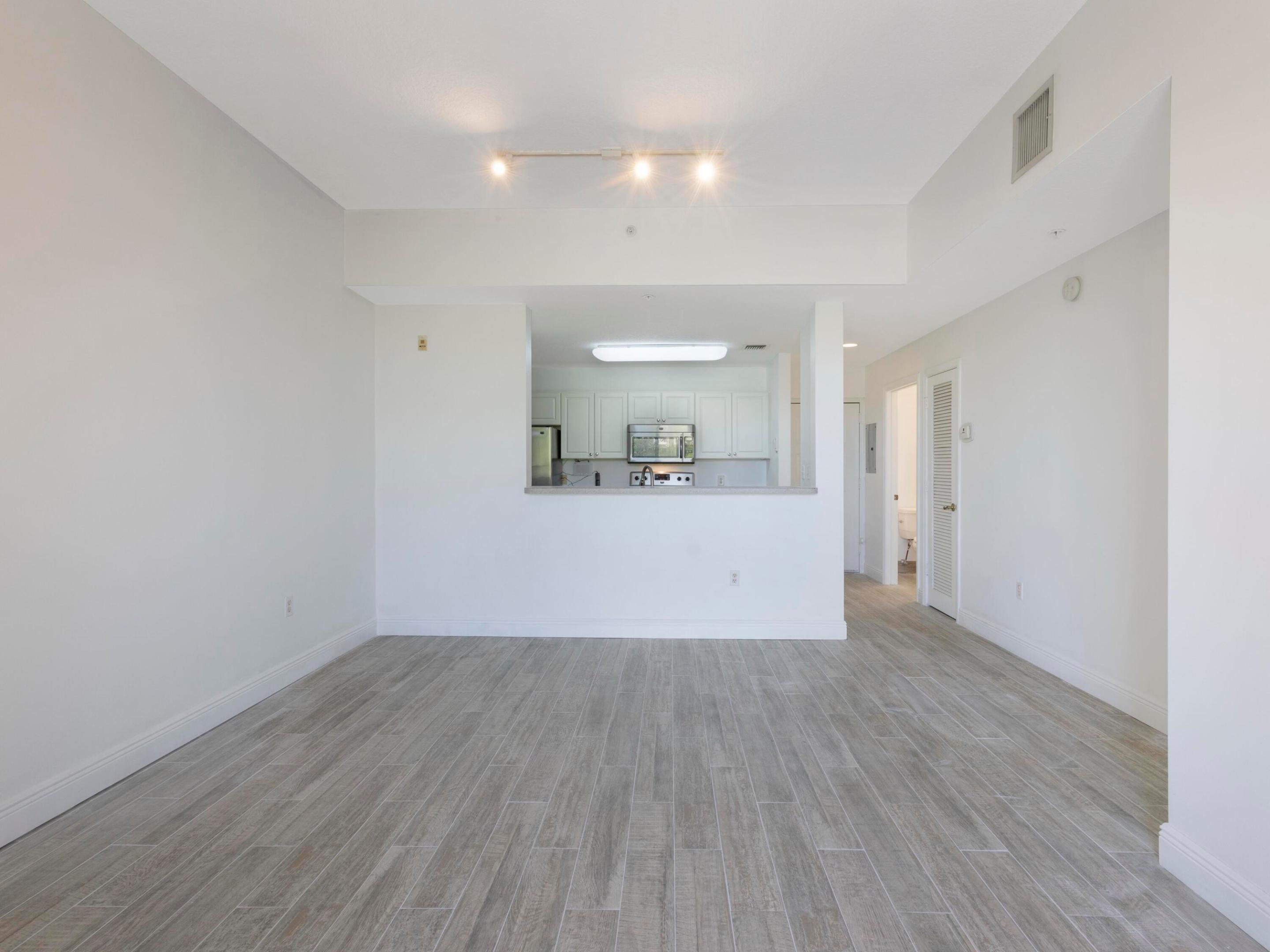 VILLAGE AT ABACOA CONDO - Residential Lease