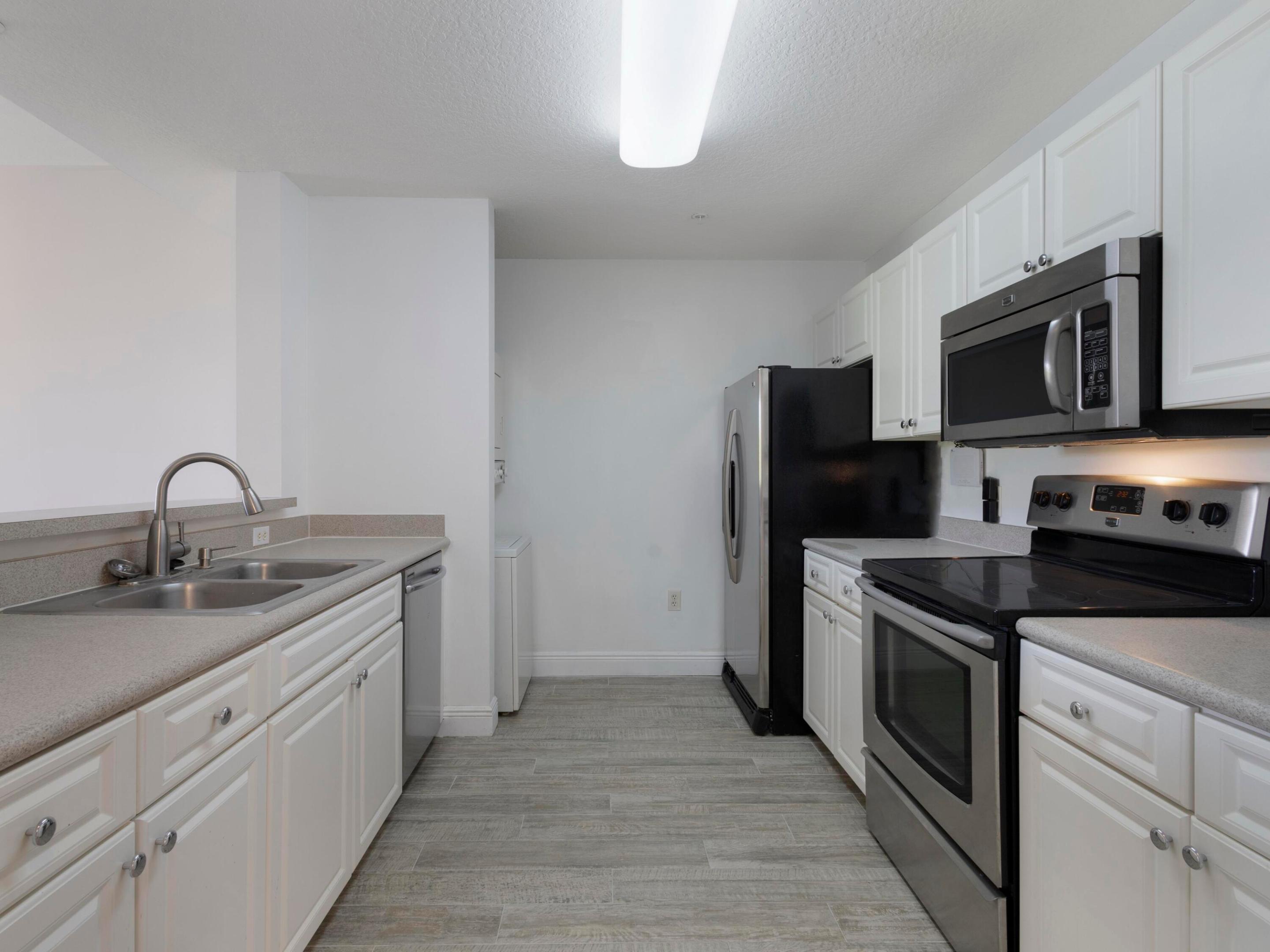 VILLAGE AT ABACOA CONDO - Residential Lease