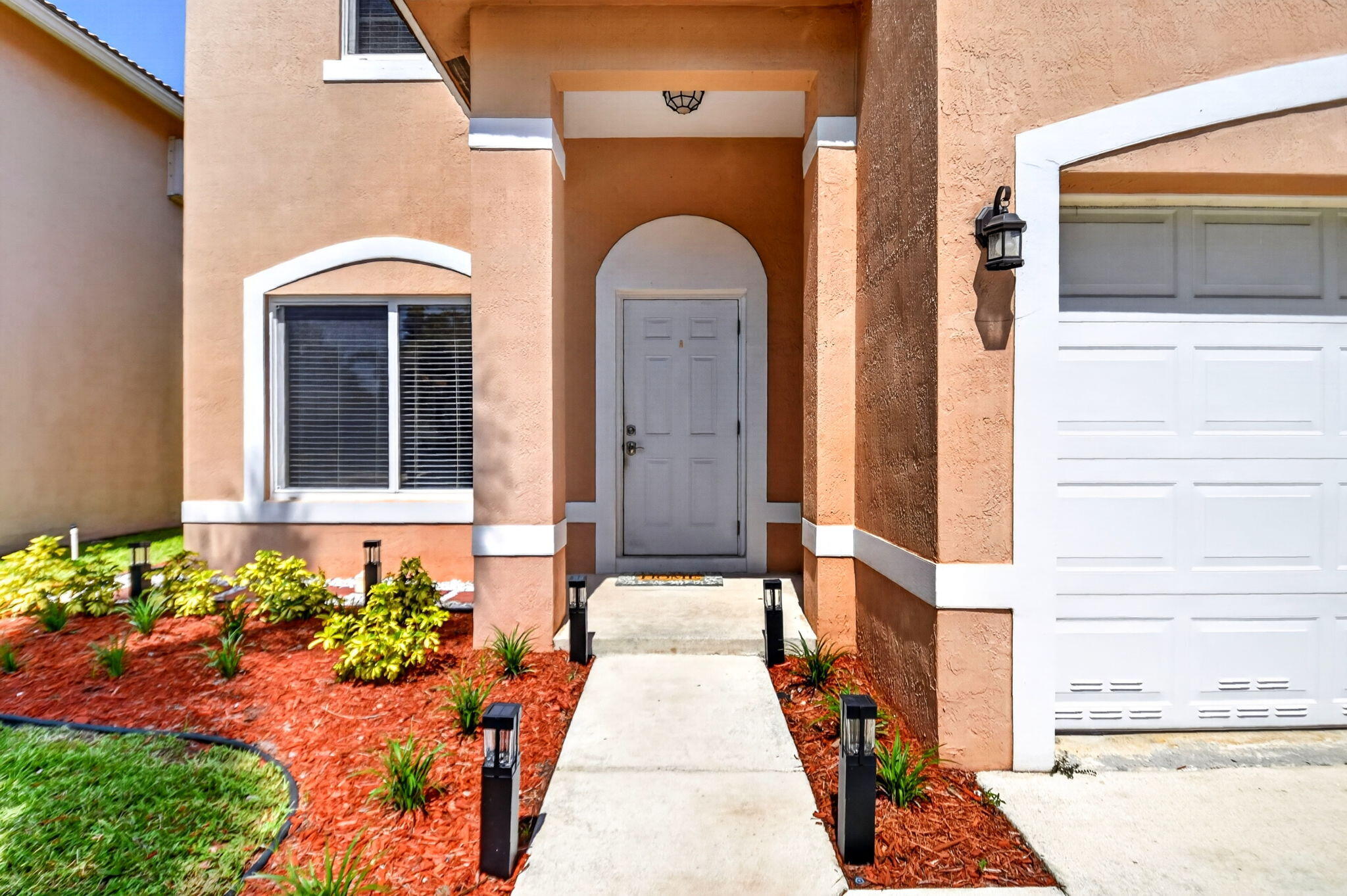 6233 WILLOUGHBY Circle