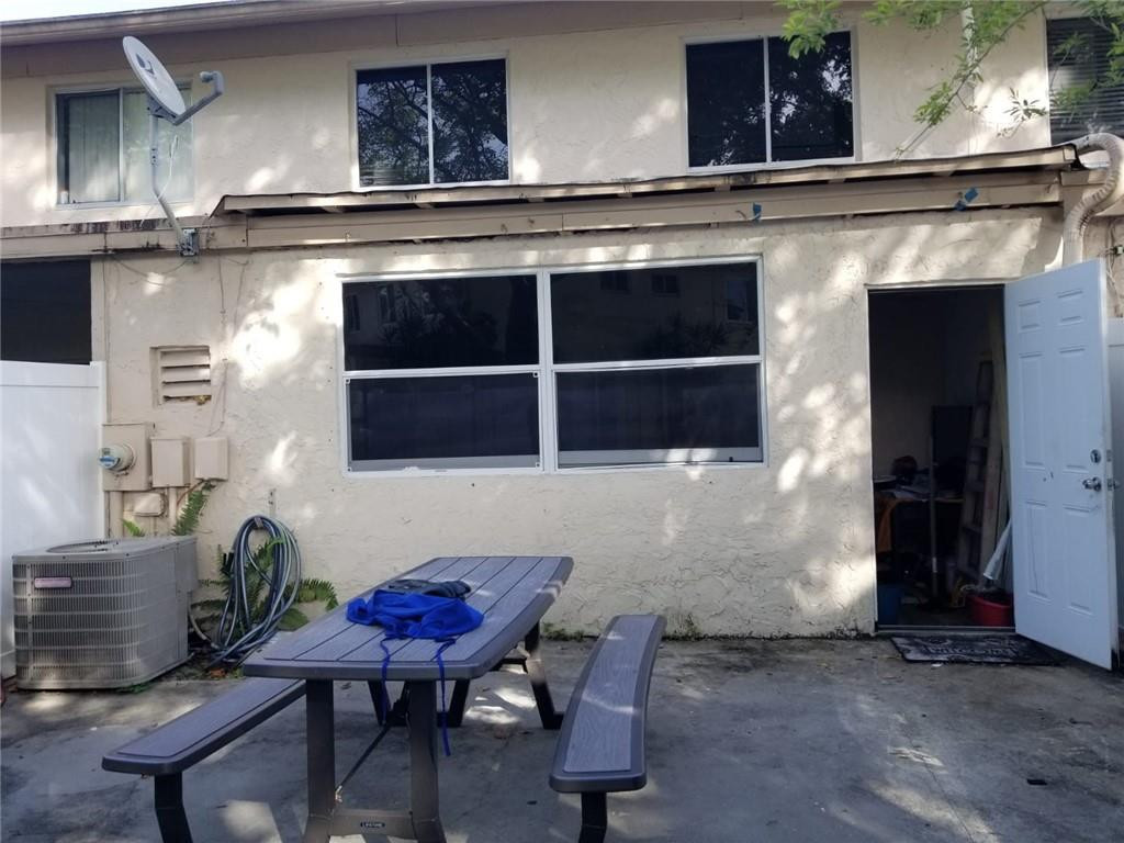 TOWNHOMES OF ORIOLE - Residential