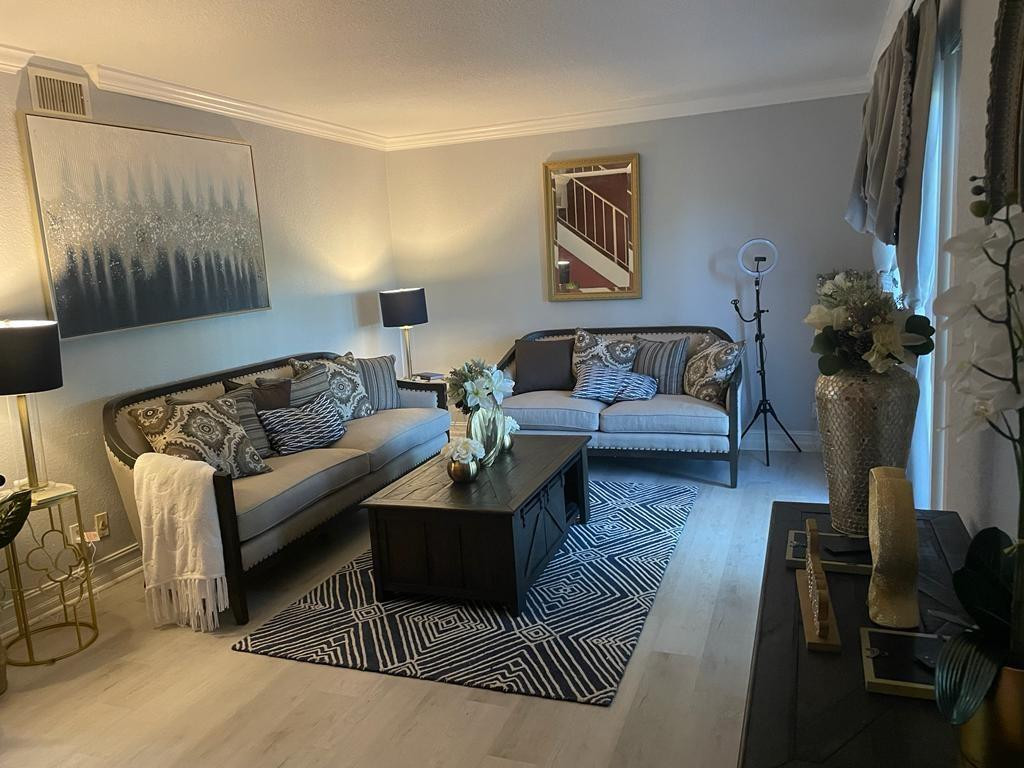 TOWNHOMES OF ORIOLE - Residential