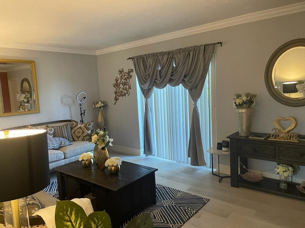 TOWNHOMES OF ORIOLE - Residential