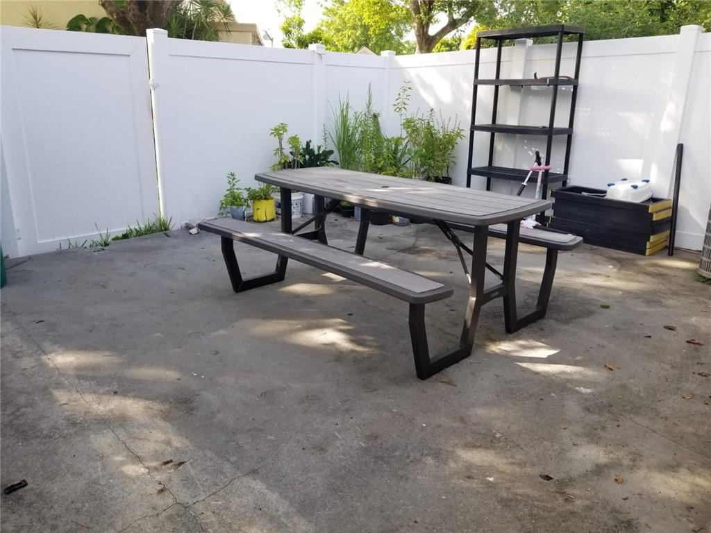 TOWNHOMES OF ORIOLE - Residential