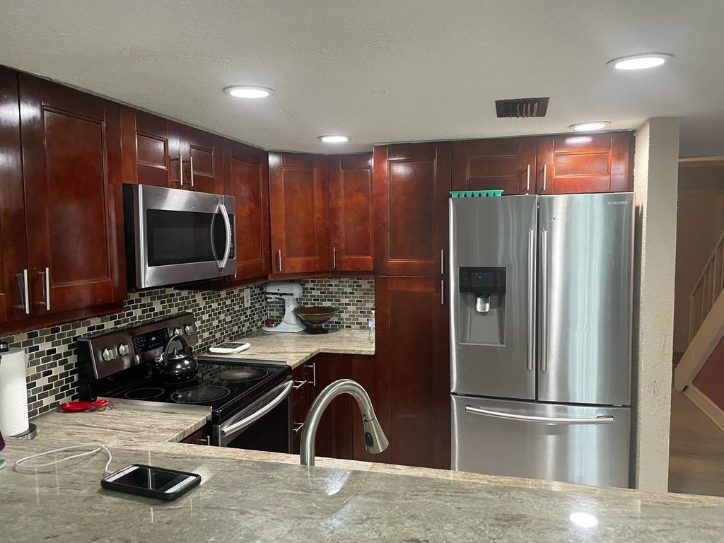 TOWNHOMES OF ORIOLE - Residential