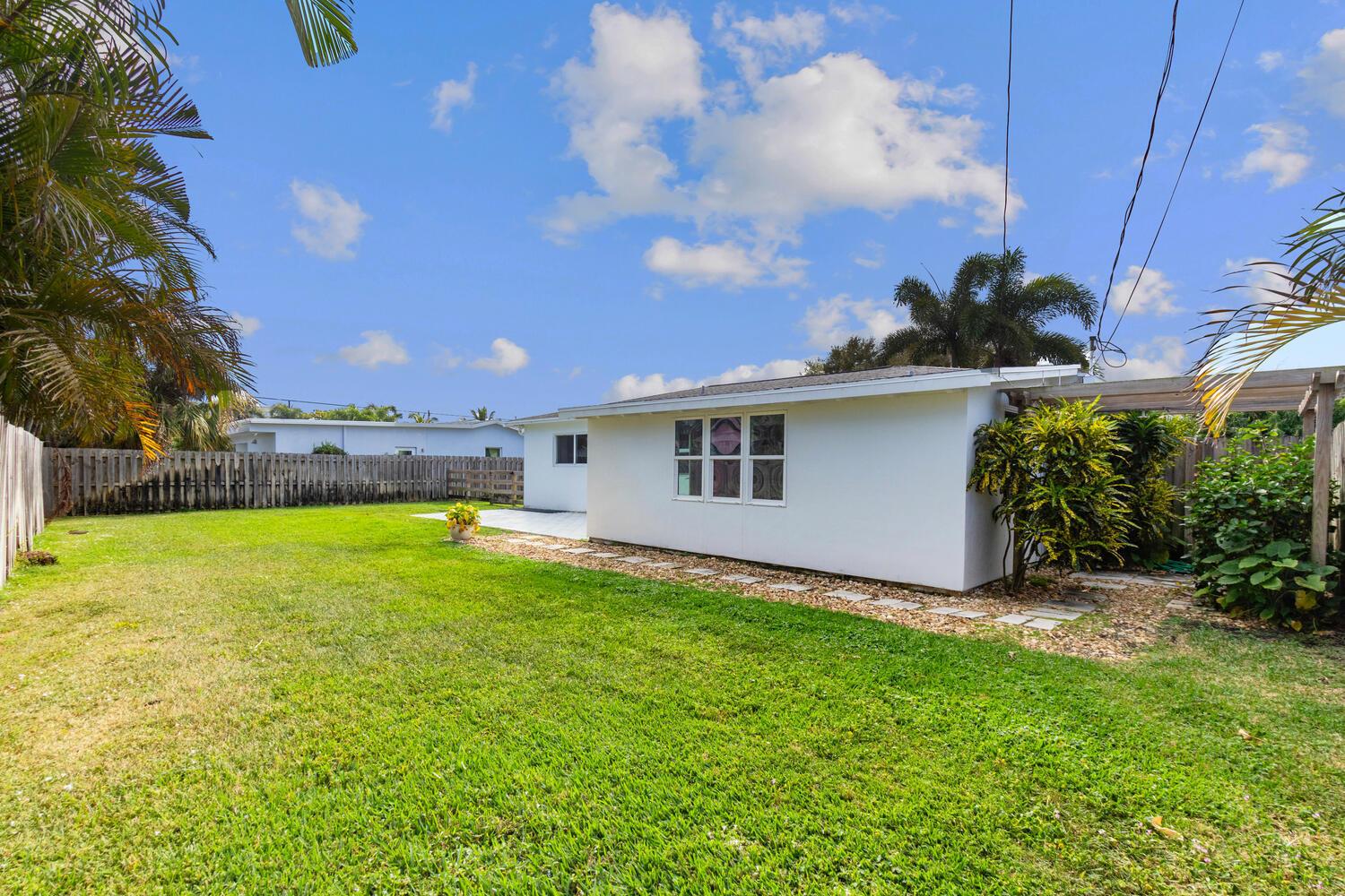 NORTH PALM BEACH VILLAGE OF 1 - Residential