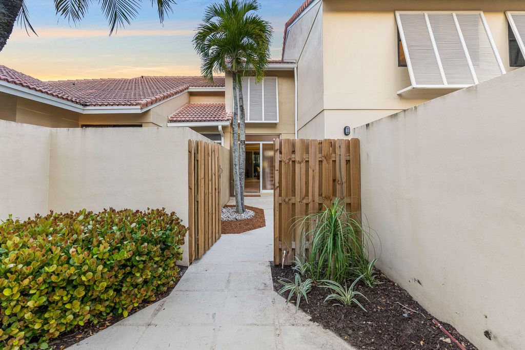 Photo of 229 Old Meadow Way, Palm Beach Gardens, FL 33418 (MLS # R11141188)