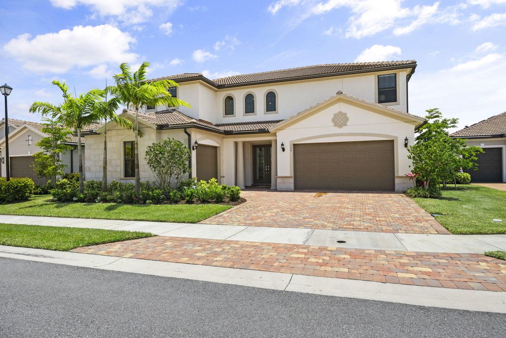 Photo of 126 Crimson Isle Road, Jupiter, FL 33478 (MLS # R11003471)