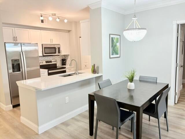 View photos, virtual tours, details... 630 S Sapodilla Avenue PH 521