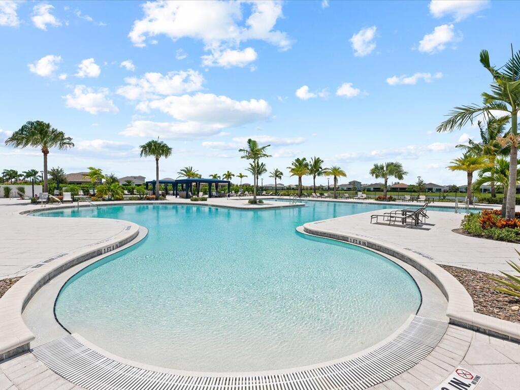 CRESSWIND PALM BEACH - Residential