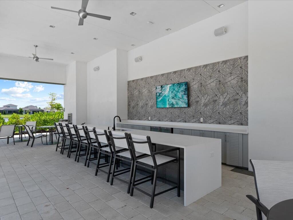 CRESSWIND PALM BEACH - Residential