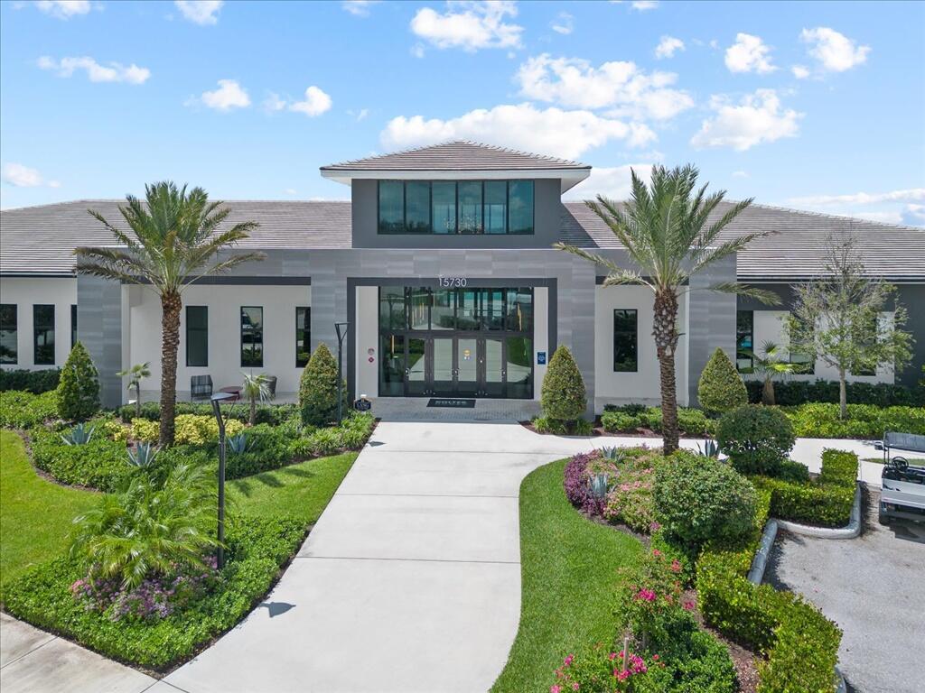 CRESSWIND PALM BEACH - Residential
