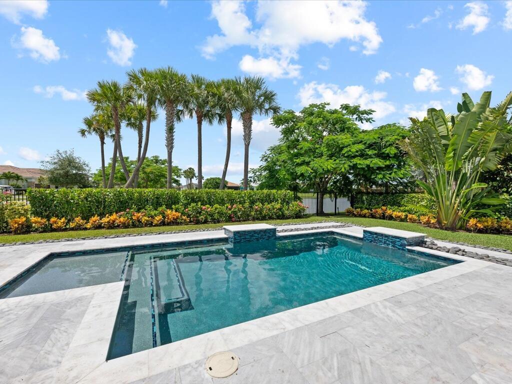 CRESSWIND PALM BEACH - Residential