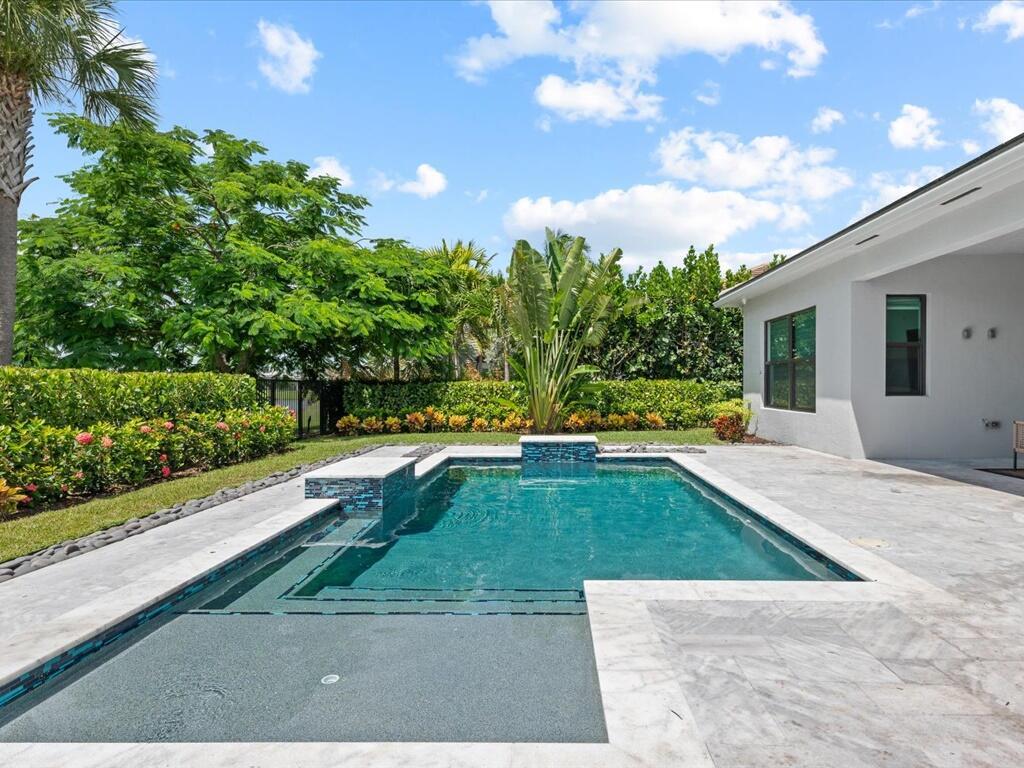 CRESSWIND PALM BEACH - Residential