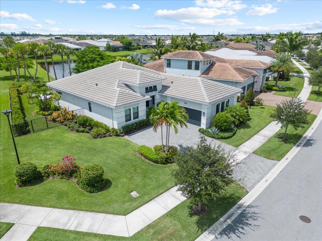 CRESSWIND PALM BEACH - Residential