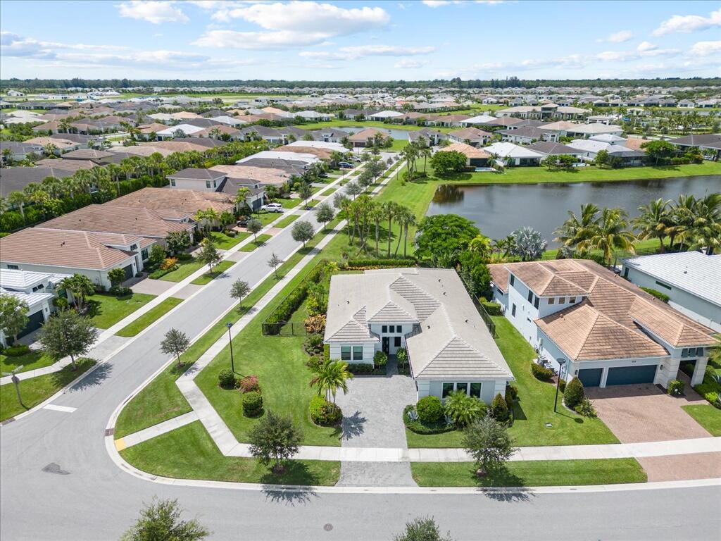 CRESSWIND PALM BEACH - Residential
