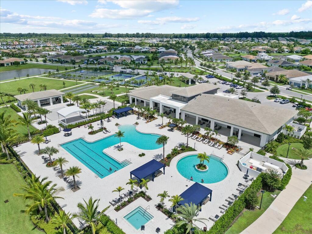 CRESSWIND PALM BEACH - Residential