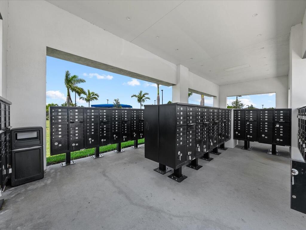CRESSWIND PALM BEACH - Residential