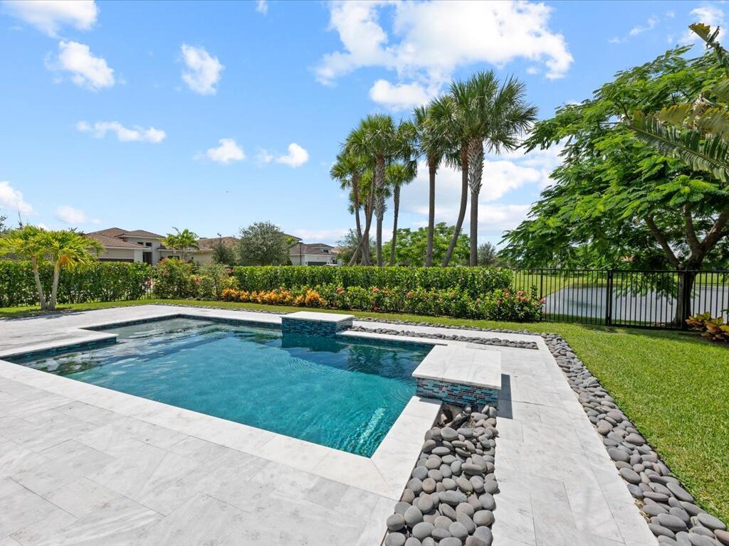 CRESSWIND PALM BEACH - Residential