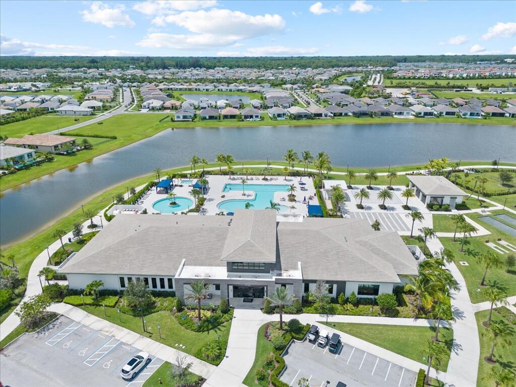 CRESSWIND PALM BEACH - Residential