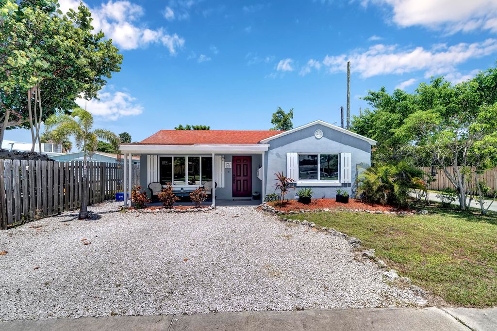 Photo of 6410 S Olive Avenue, West Palm Beach, FL 33405 (MLS # R11149559)
