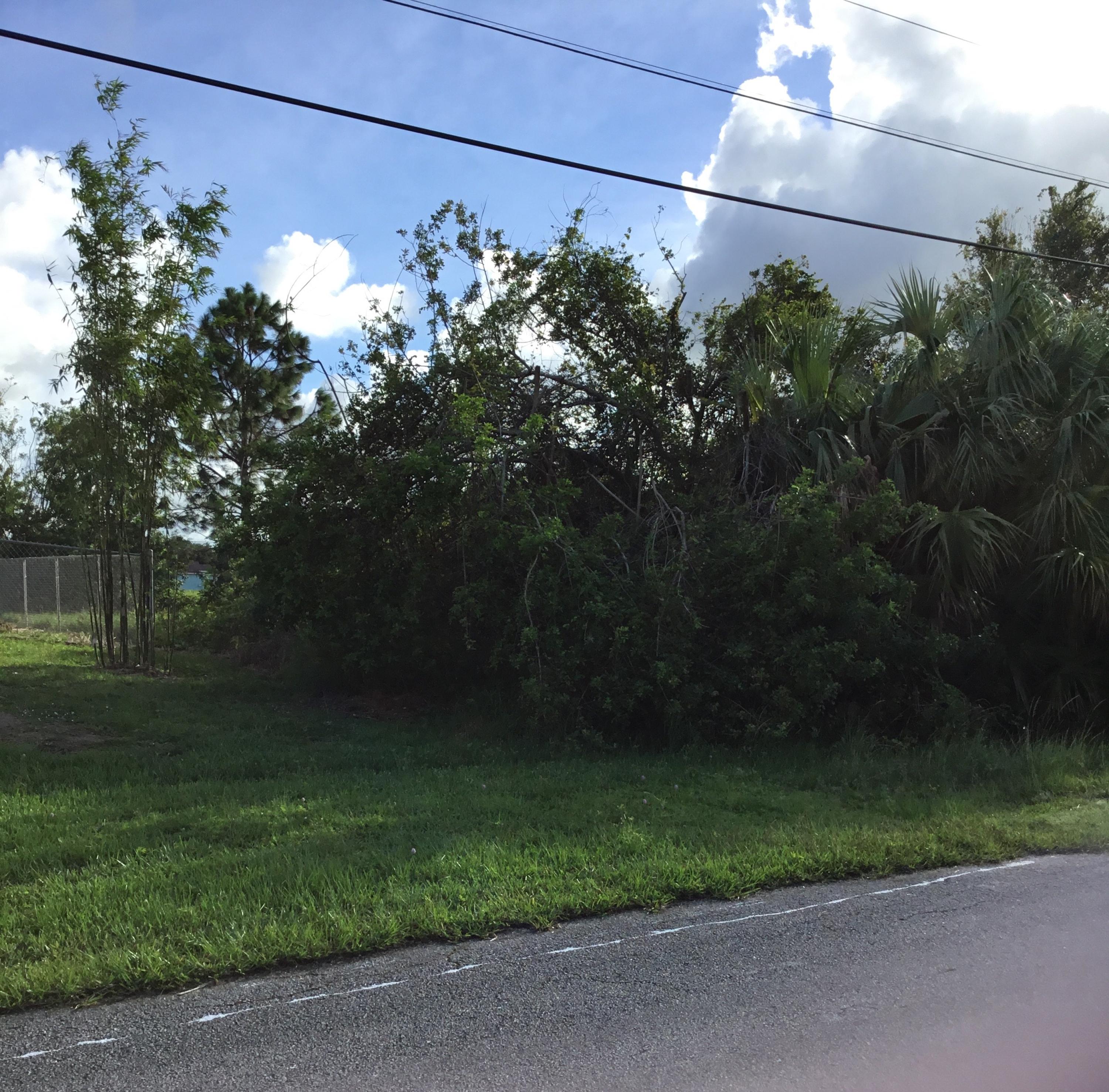 Come build your home on this beautiful lot. Close to schools & shopping.
