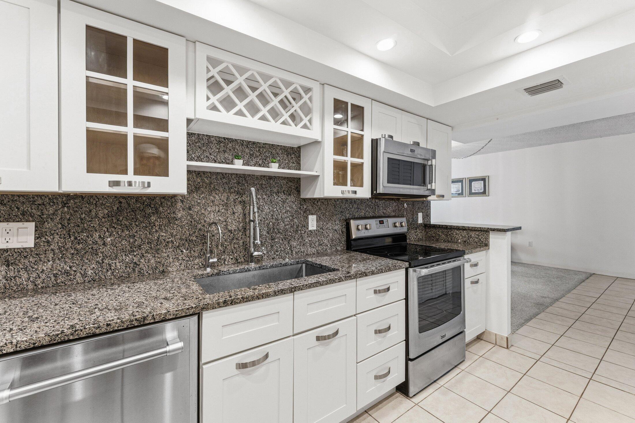 PATRICIAN OF PALM BEACH CONDO - Residential