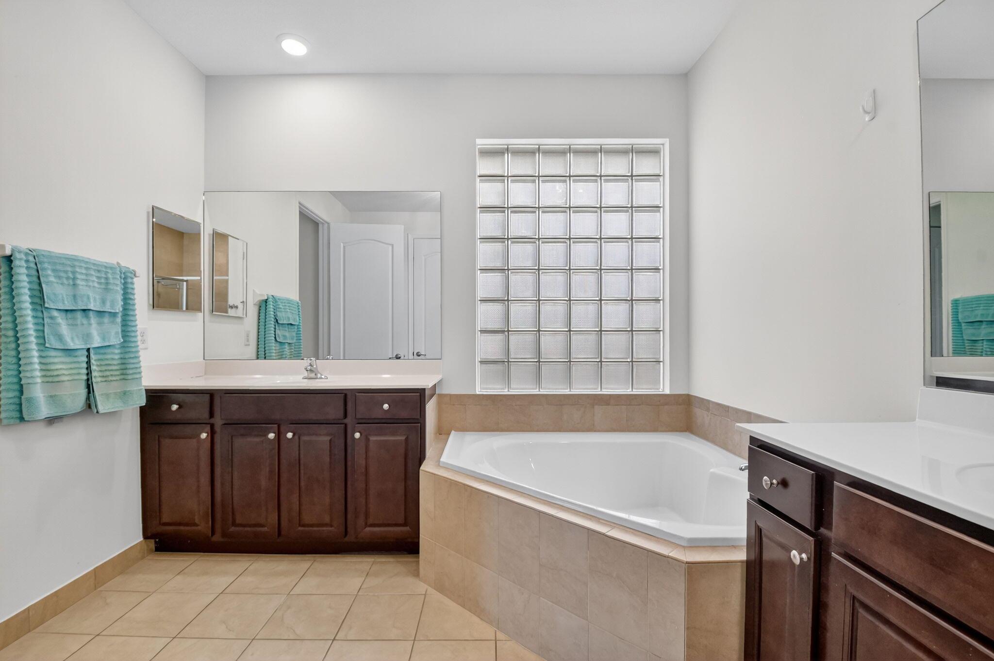 SILVERWOOD ESTATES - Residential