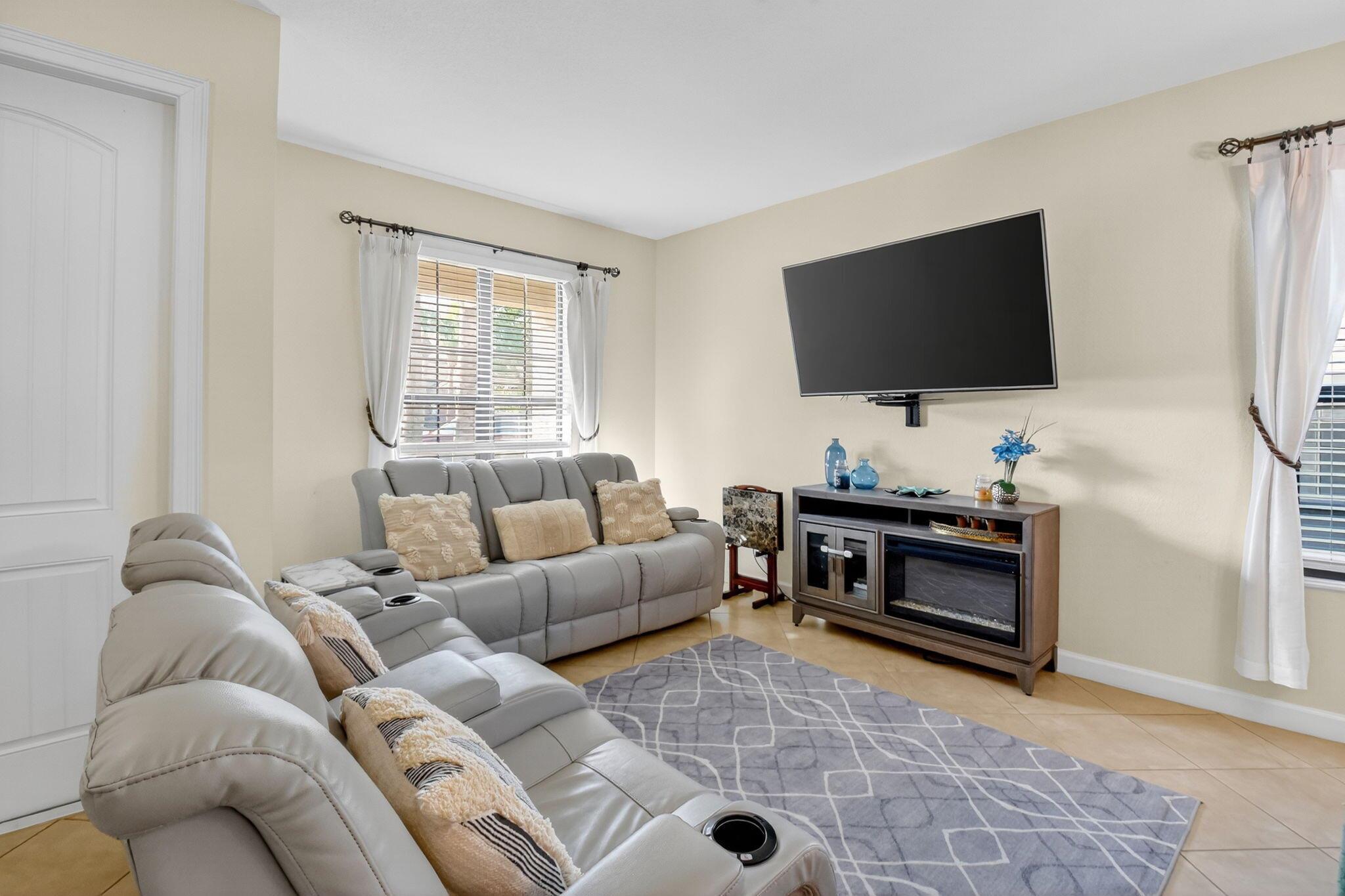 SILVERWOOD ESTATES - Residential