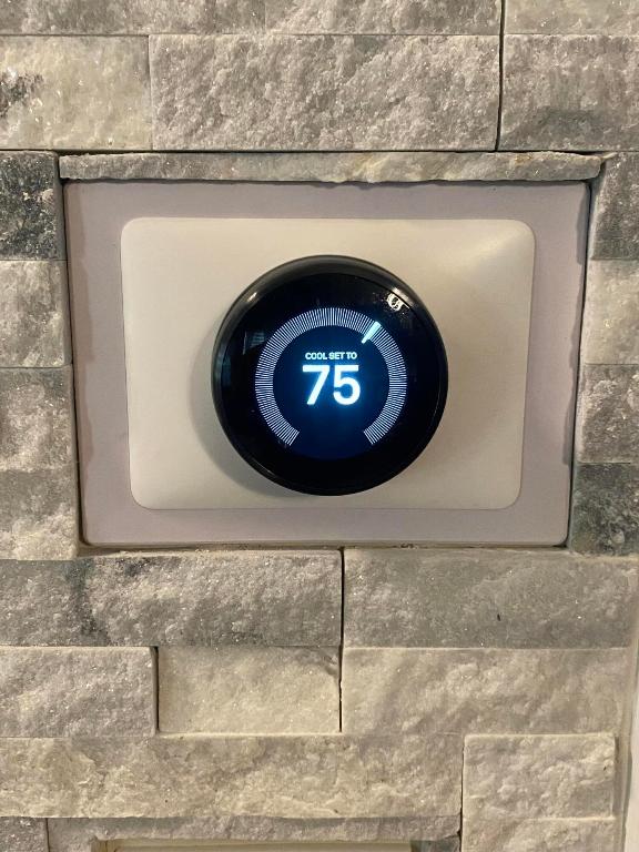 PALM LAKE CONDO - Residential Lease