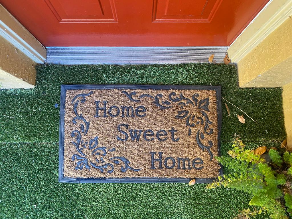 PALM LAKE CONDO - Residential Lease